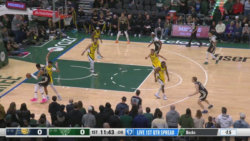 NBA, 31 punti di Giannis Antetokounmpo contro Indiana