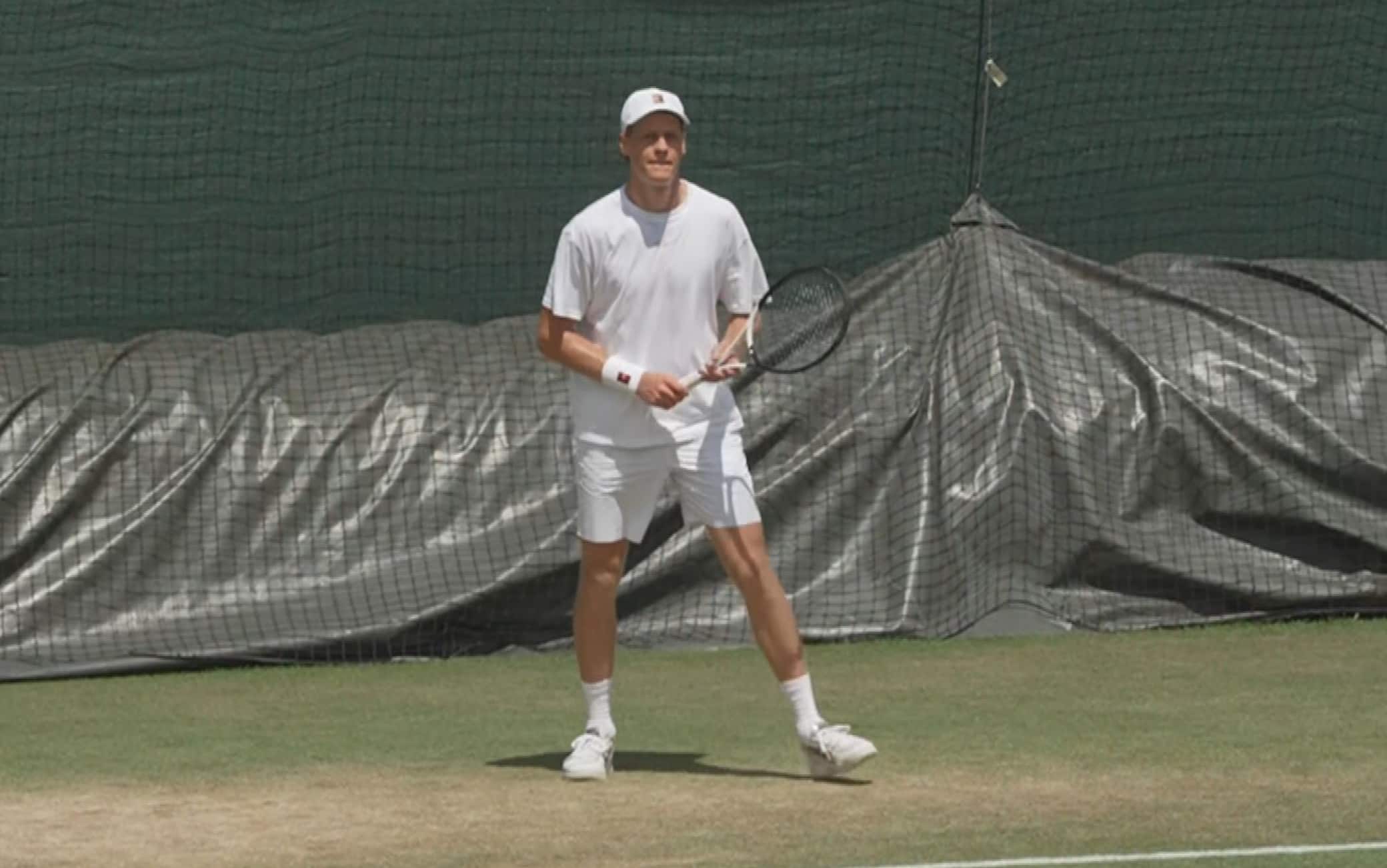 Wimbledon, Sinner si allena con il baby azzurro Ciurnelli: le news di oggi