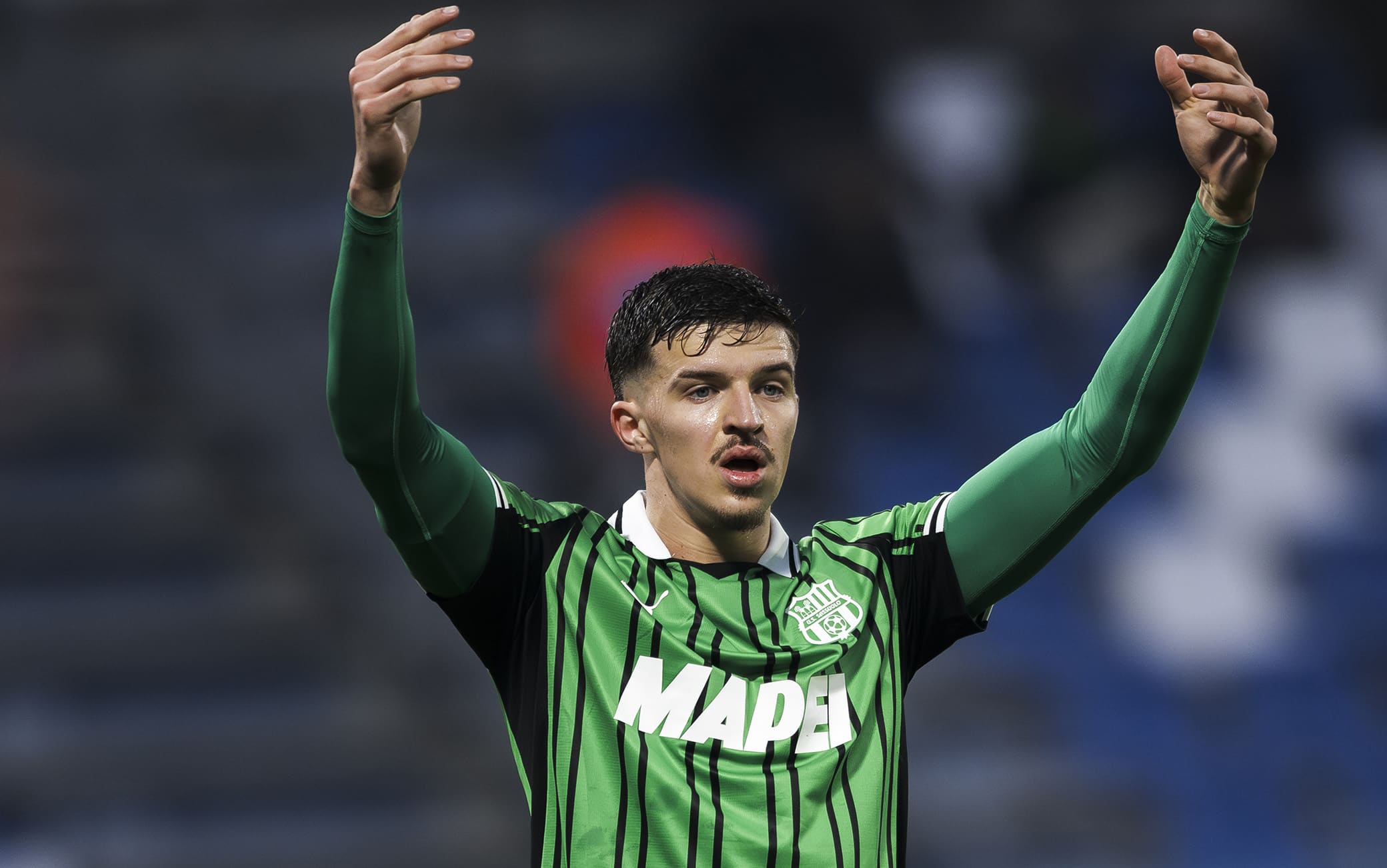 اهتمام إنتر ميلان ويوفنتوس بضم اللاعب محارموفيتش كجزء من صفقة محتملة مع فراتيسي