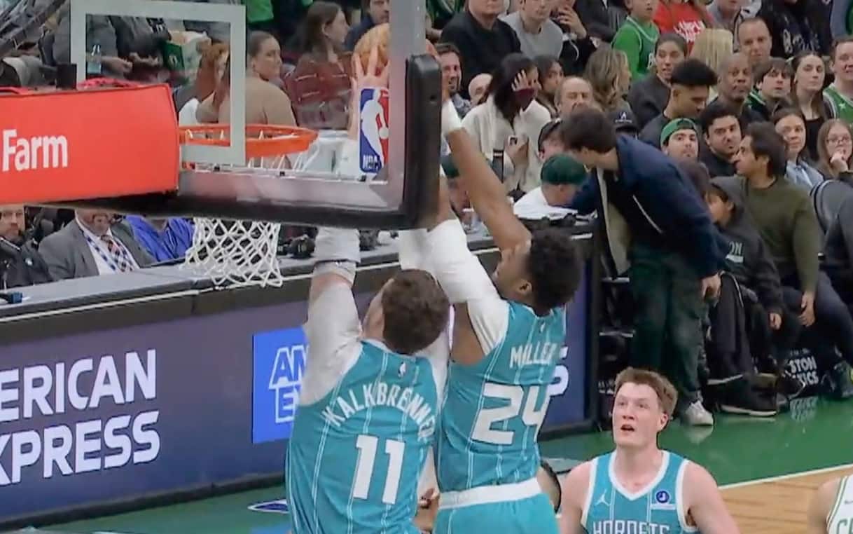 NBA: Miller and Kalkbrenner’s Incredible Combined Slam Dunk Like Captain Tsubasa (Video)