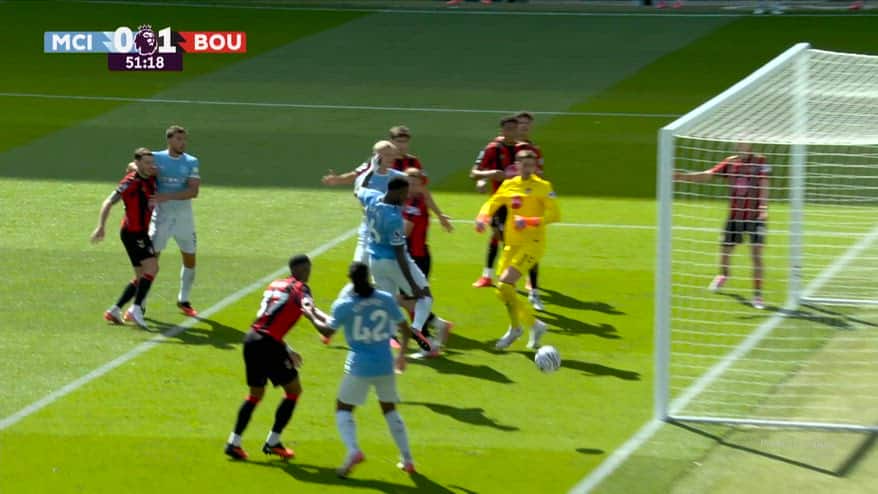 Guehi, errore incredibile in Manchester City-Bournemouth
