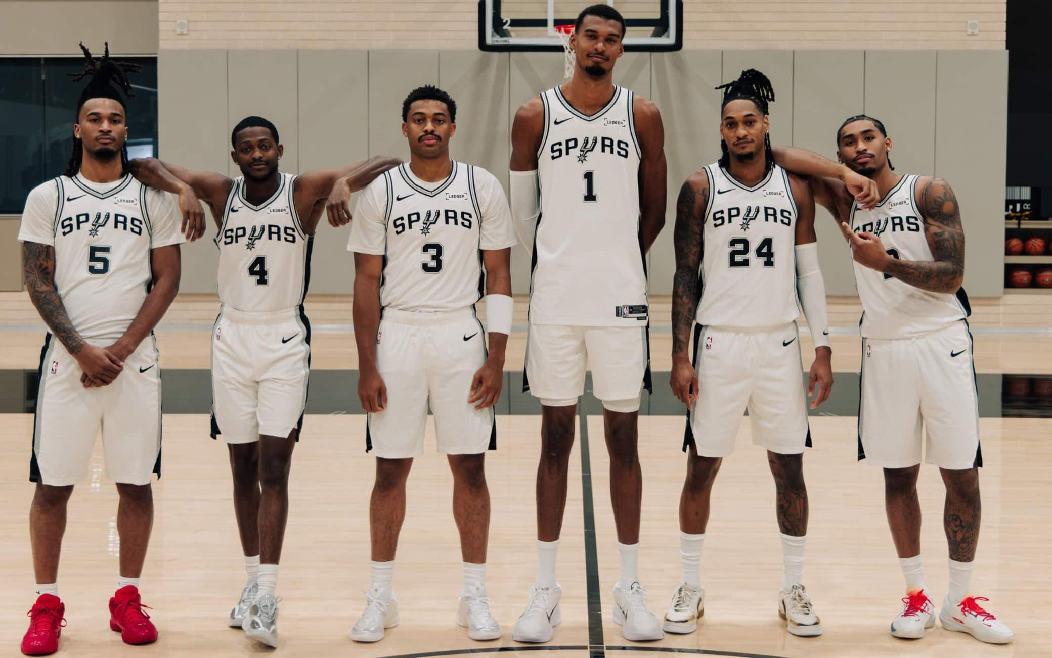 NBA, gli Spurs ricominciano la caccia al titolo...con uno spot pubblicitario. LE FOTO