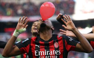 Palloncino Da Calcio Gigante 68 Cm Rosso E Blu - Palloncino Per Feste E Decorazioni Con Valvola Autosigillante Per Elio O Aria