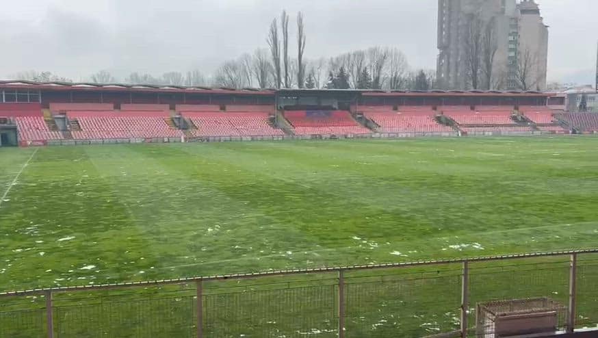 Verso Bosnia-Italia, nevica allo stadio di Zenica