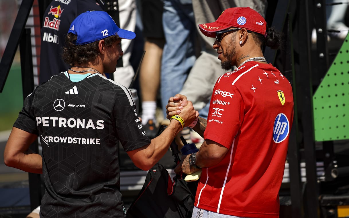https://sport.sky.it/assets/images/dd0c4afb73acf0a2fa44a4d71d3d0554ef24a258/skysport/it/motori/formula-1/video/2026/09/06/rosberg-kimi-antonelli-f1-gp-monza-commento-video-1122489/kimi-hamilton-ipa.jpg?im=Resize,width=1218
