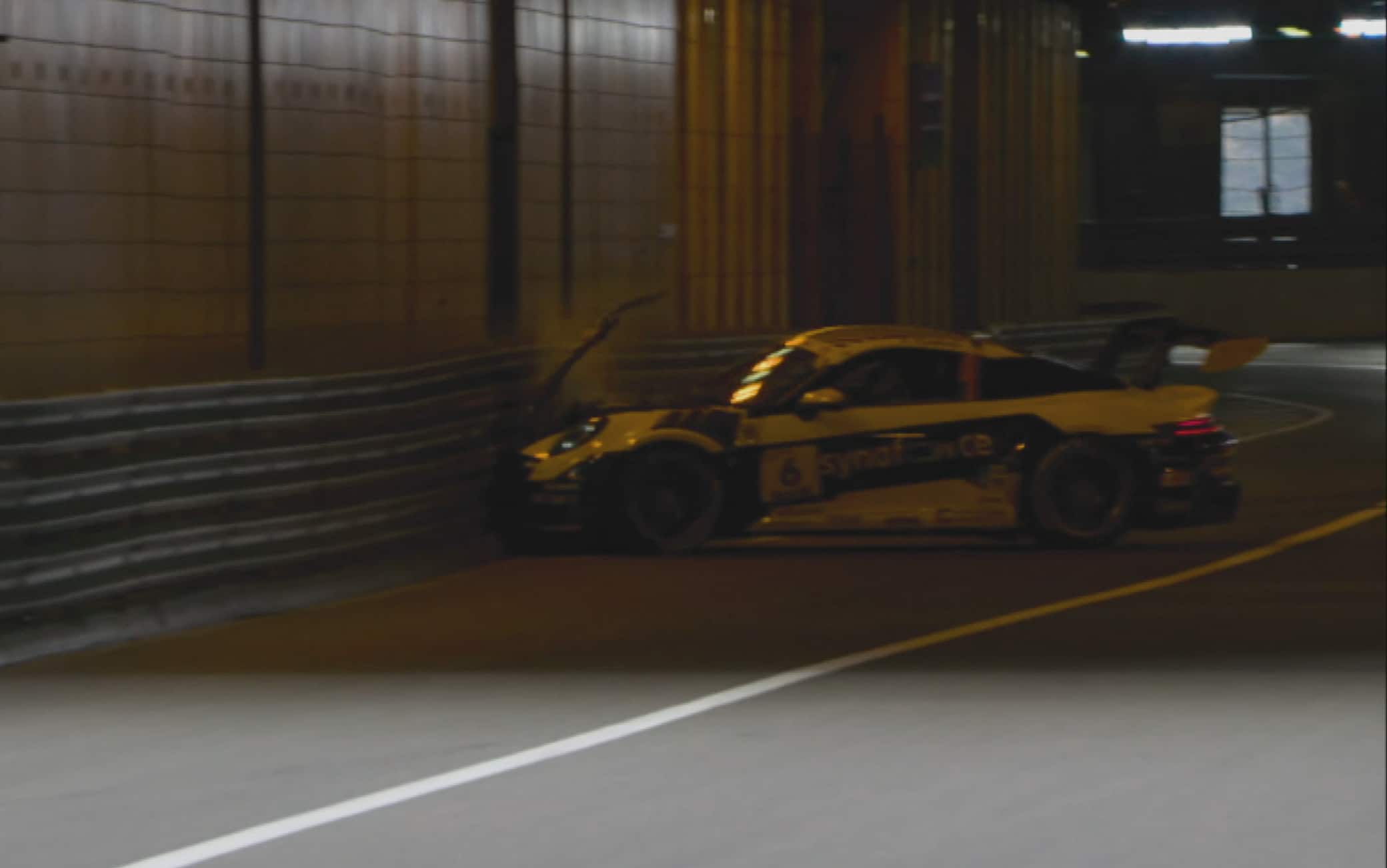 Porsche Supercup, brutto incidente per Younessi e bandiera rossa a Monaco. VIDEO