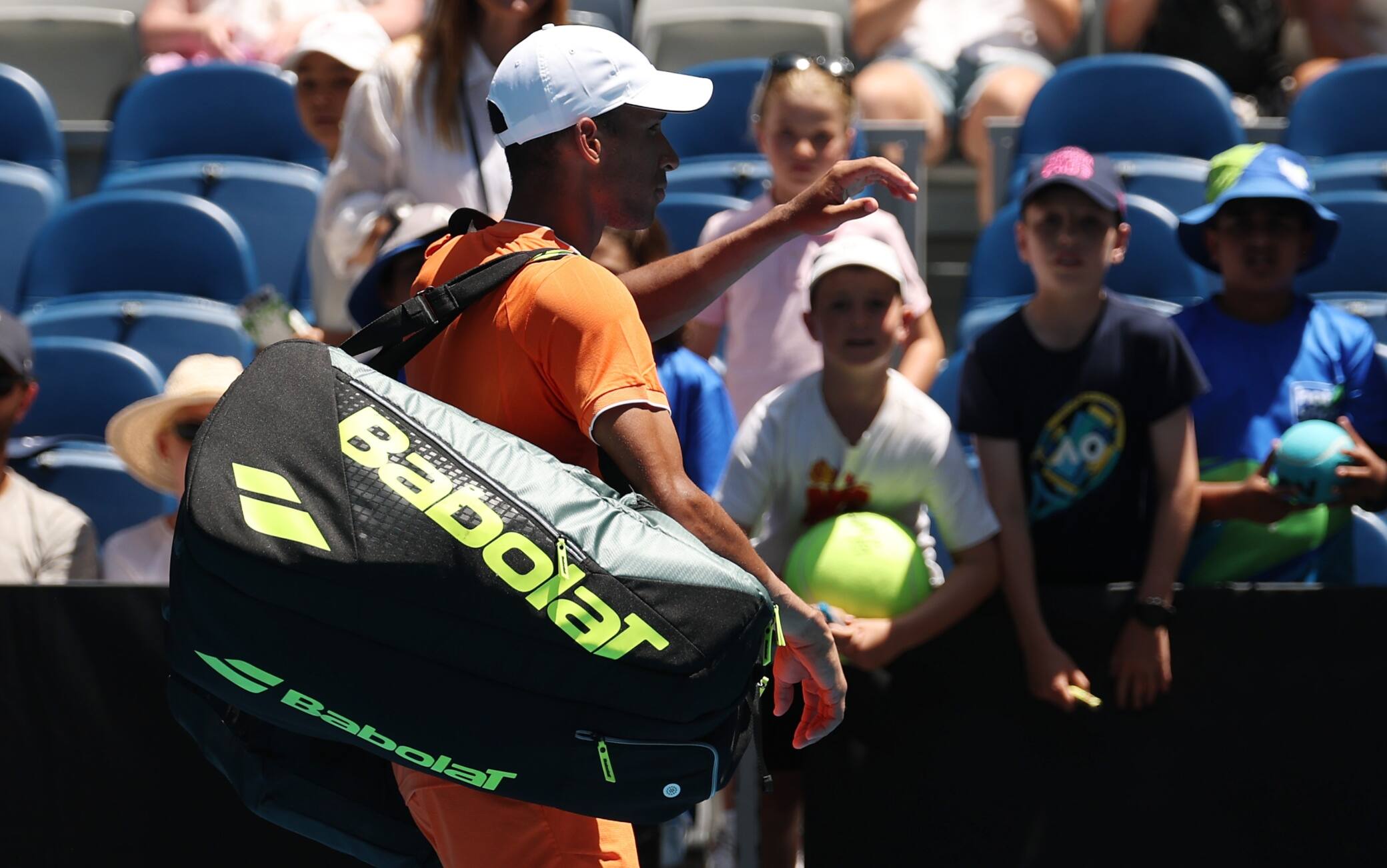 Australian Open, Auger-Aliassime si ritira per crampi: le news