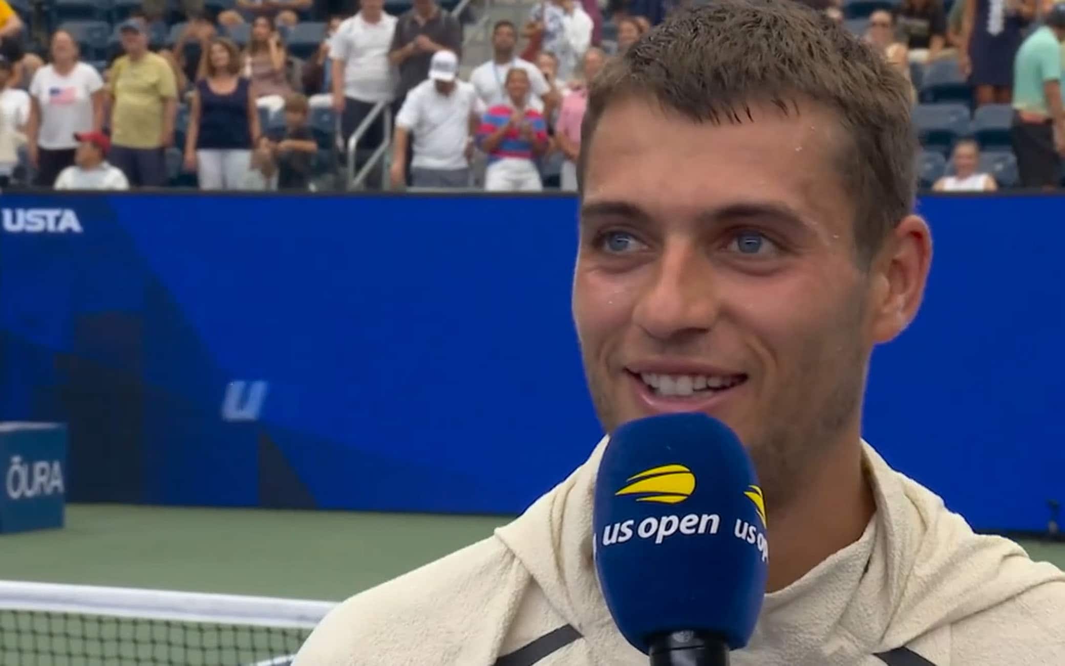 Cobolli agli US Open: "Dopo il 2° set ho cambiato tutto, anche divisa...". VIDEO