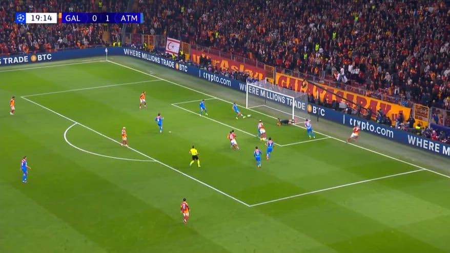 Atletico Madrid, l'autogol di Llorente è sfortuna pura