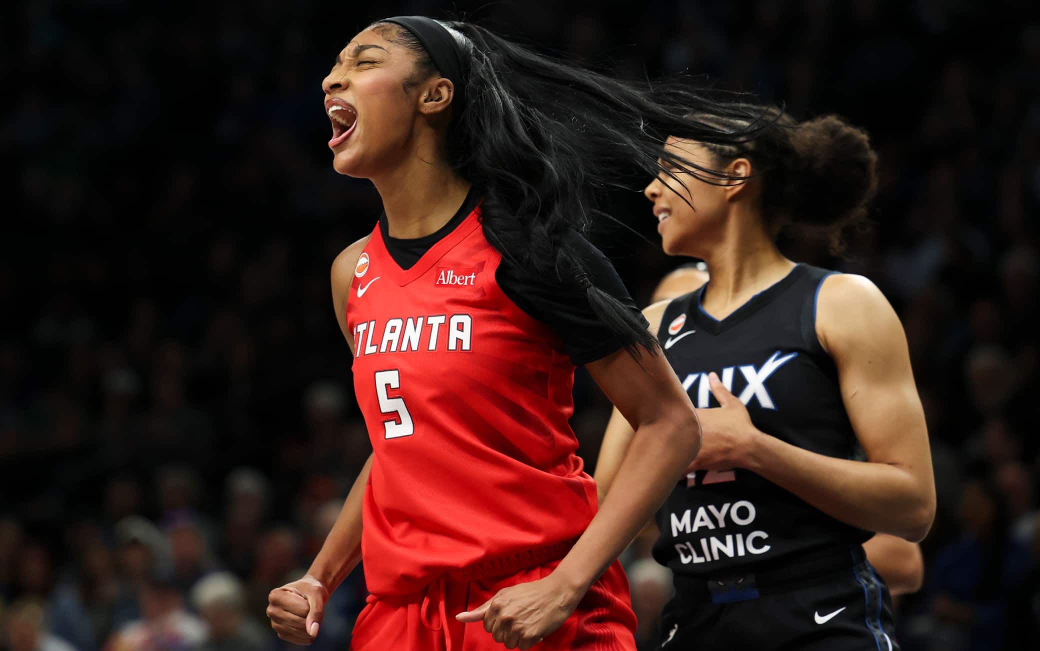 WNBA, Angel Reese inizia col botto: la doppia doppia contro Minnesota è da record