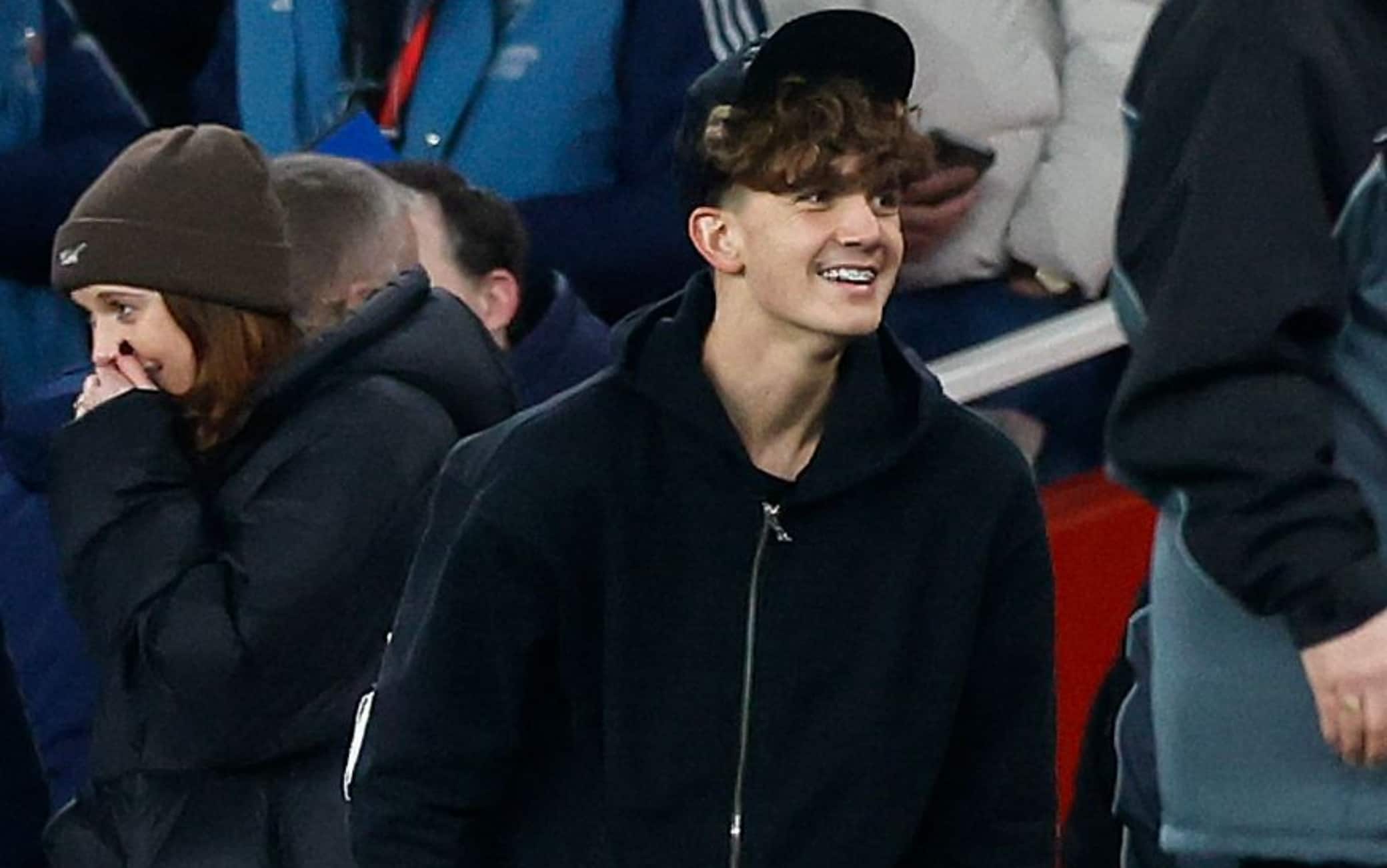 Max Dowman vince la Premier con l'Arsenal e torna a scuola tra gli applausi