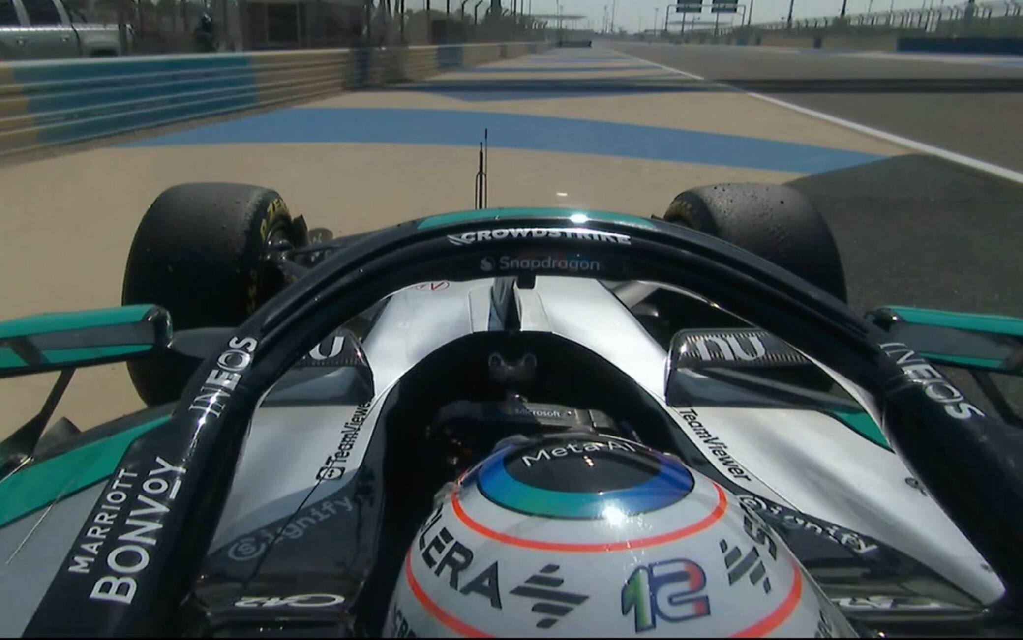 F1, si ferma Antonelli: primo stop Mercedes nei test precampionato. FOTO e VIDEO