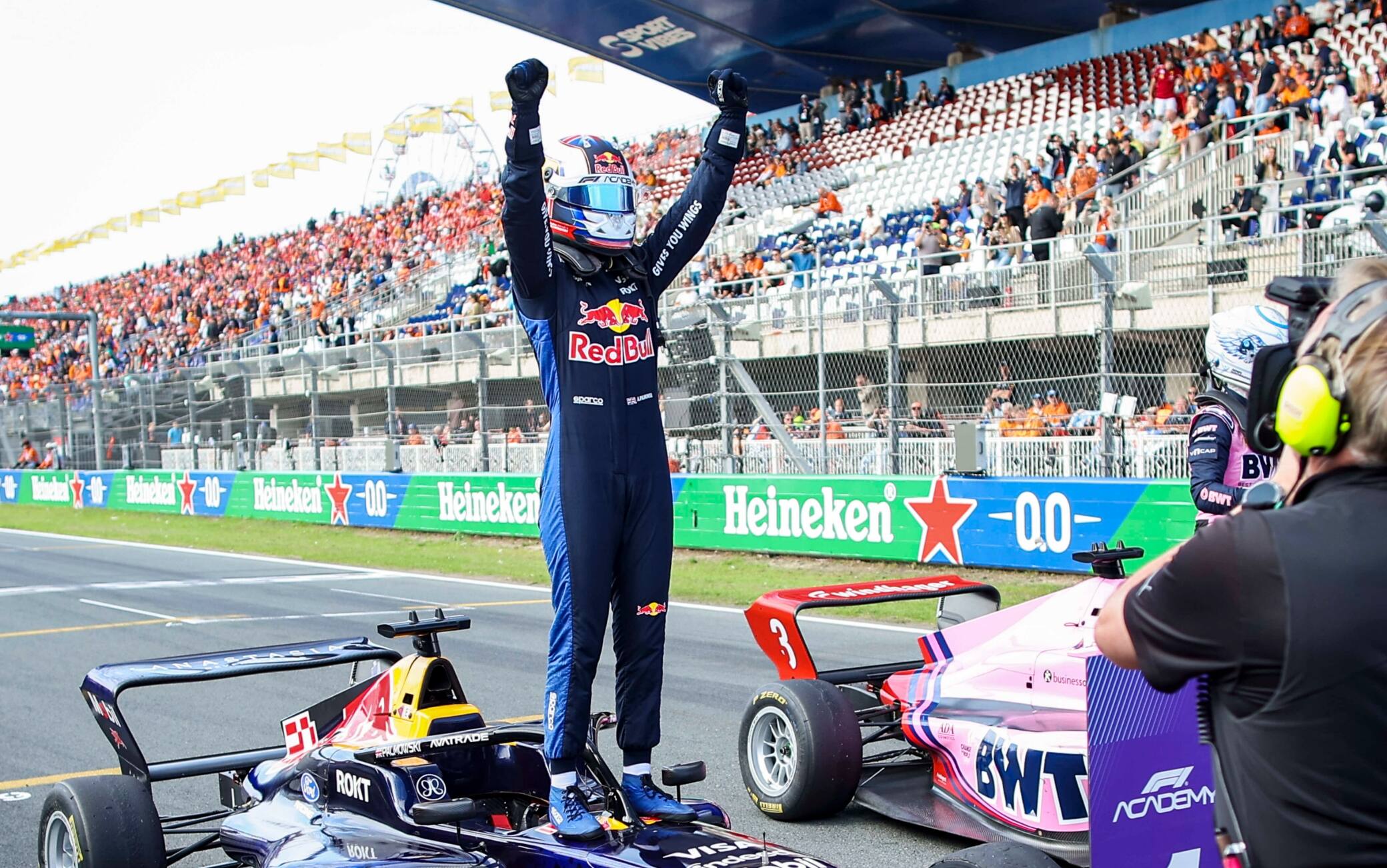 F1 Academy, Alisha Palmowski vince Gara 2 a Zandvoort: l'ultimo giro. VIDEO