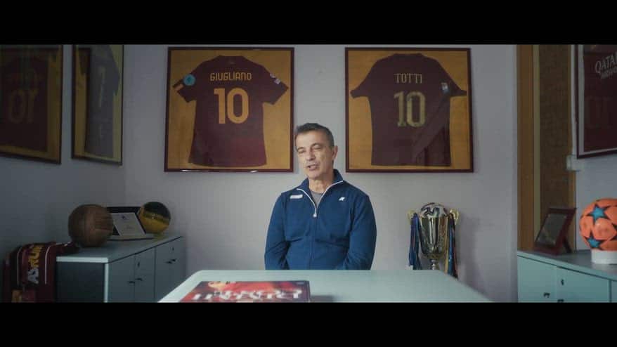 Adair, Cuore Giallorosso: Totti e la fascia di capitano