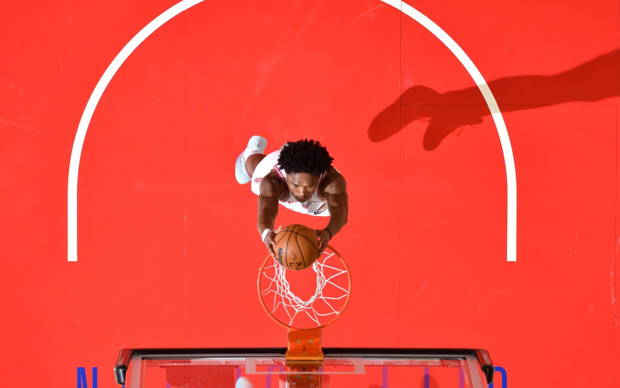 NBA, le gambe esplosive di Amen Thompson fanno la differenza: il meglio della notte