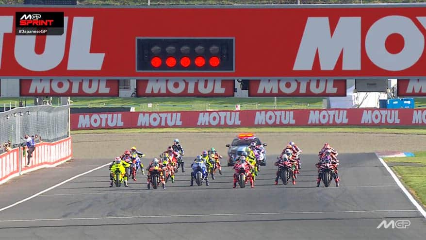 GP Giappone, la partenza della Sprint della MotoGP
