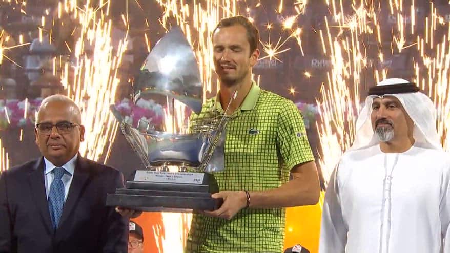 Griekspoor si ritira, Medvedev vince a Dubai senza giocare