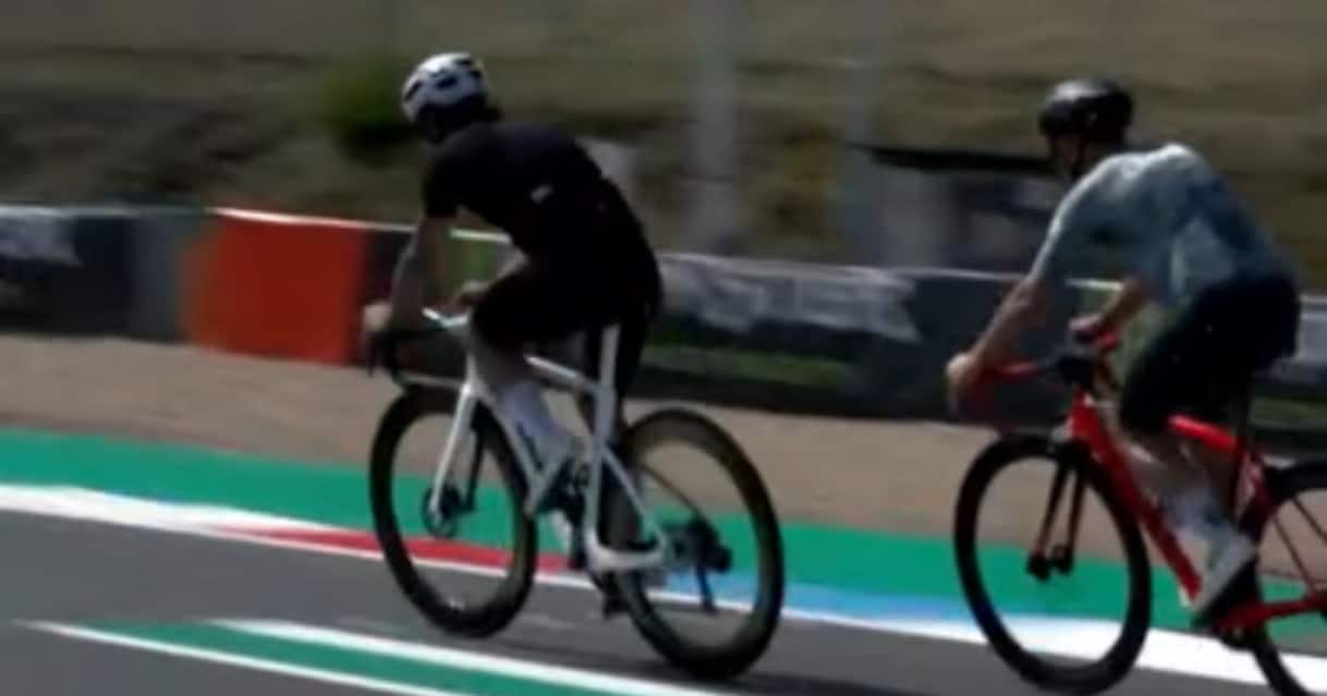 https://sport.sky.it/assets/images/e39a8c505fffde59dc7127ac66b3587f72dbf431/skysport/it/motori/motogp/video/2026/06/18/martin-long-lap-penalty-gp-brno-gara-domenica/martin_long_lap_og.jpg?im=Resize,width=1218