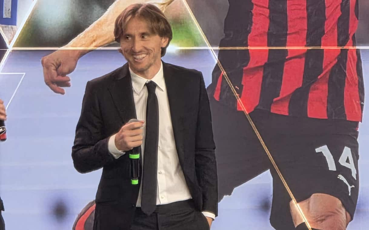 https://sport.sky.it/assets/images/e39fb8c6ea89ace5fb3f463df5a6b394ad16888d/skysport/it/calcio/serie-a/2025/12/11/modric-milan-intervista-gazzetta-sports-awards/modric_gazzetta_awards.jpg?im=Resize,width=1218