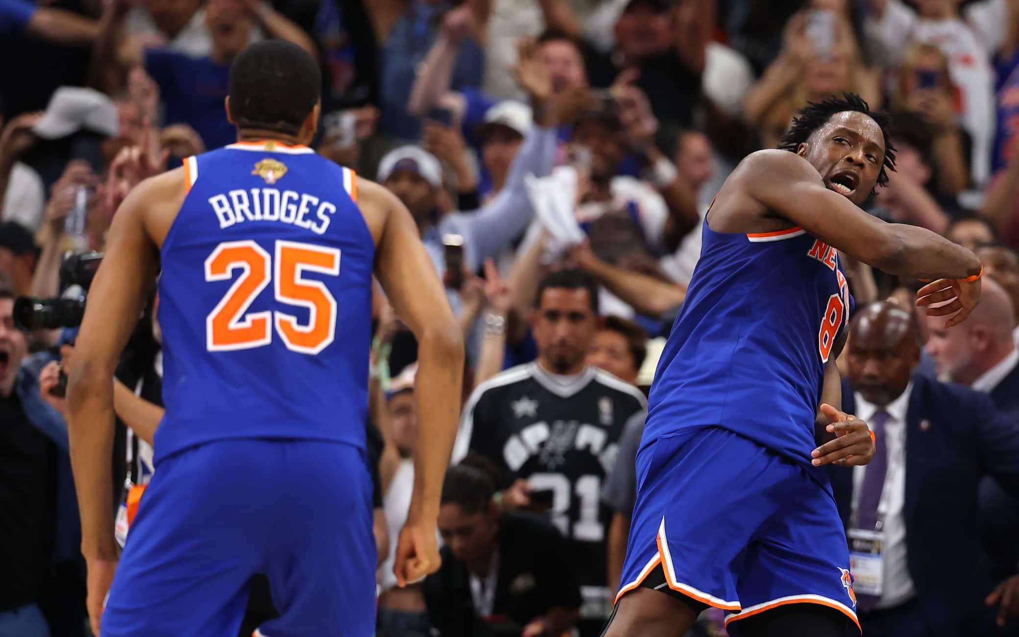 NBA, i New York Knicks sono campioni NBA 53 anni dopo: il momento del titolo. VIDEO