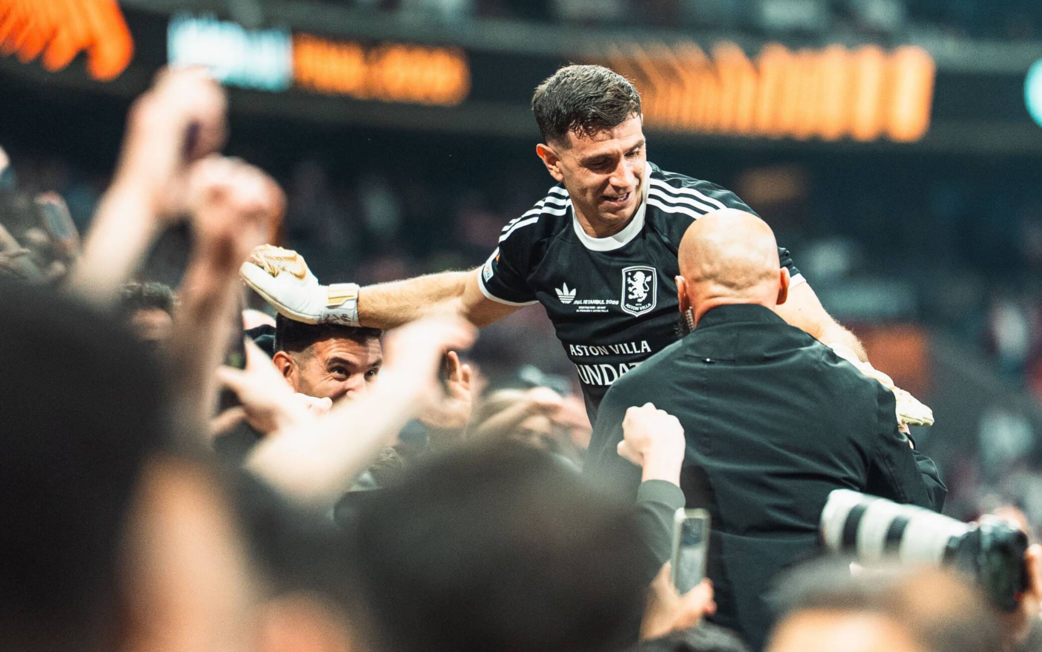 'Dibu' Martinez, 7 finali vinte su 7: dal Mondiale all'Europa League