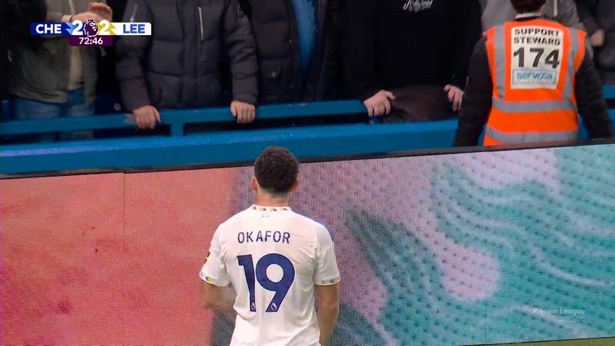 Il Chelsea pasticcia, Okafor ne approfitta: 2-2 del Leeds