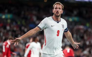 epa13285705 Harry Kane of England celebrates scoring the 3-0 goal during the UEFA Nations League match England against Czechia, in London, Britan, 06 October 2026.  EPA/ANDY RAIN
