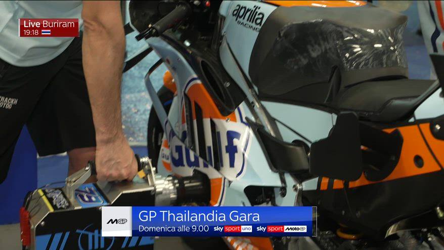 Aprilia Trackhouse, l'accensione della moto a Buriram