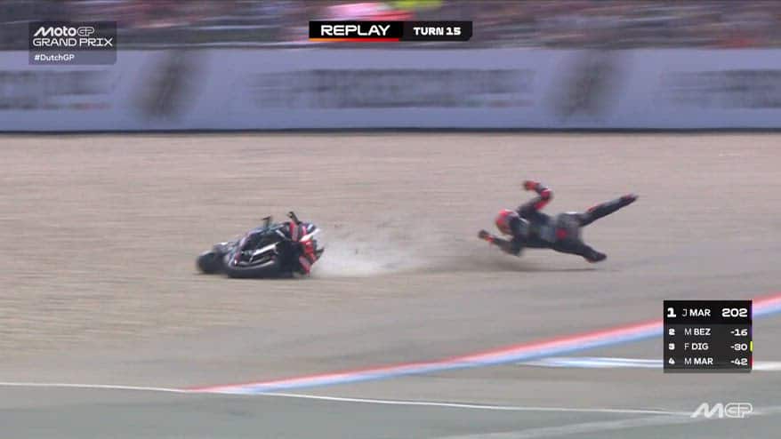 Bezzecchi, caduta al 2° giro del GP di Assen di MotoGP