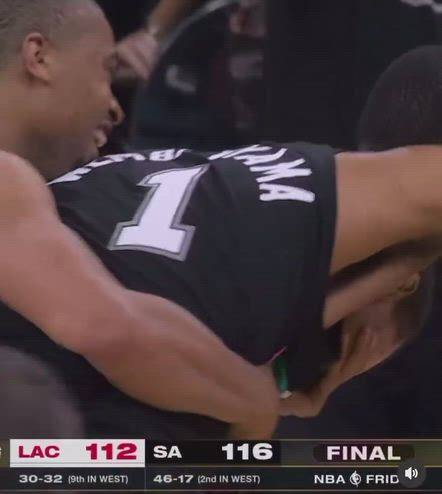 NBA, gli Spurs rimontano da -25 e Wemby si commuove