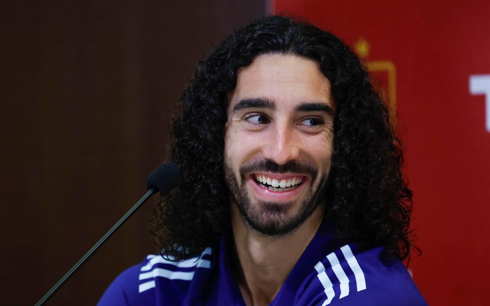 Cucurella, nuovo look dopo la vittoria del Mondiale: i ricci diventano treccine. VIDEO