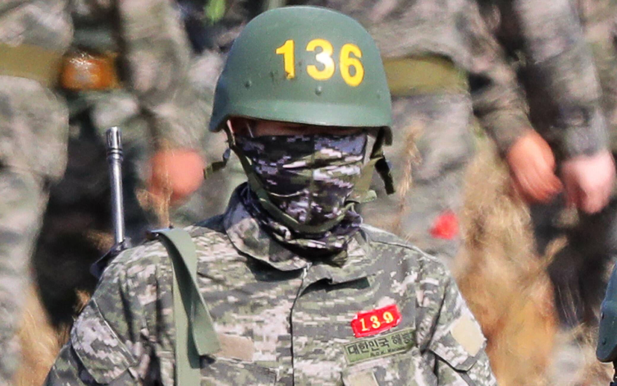 Son in versione militare