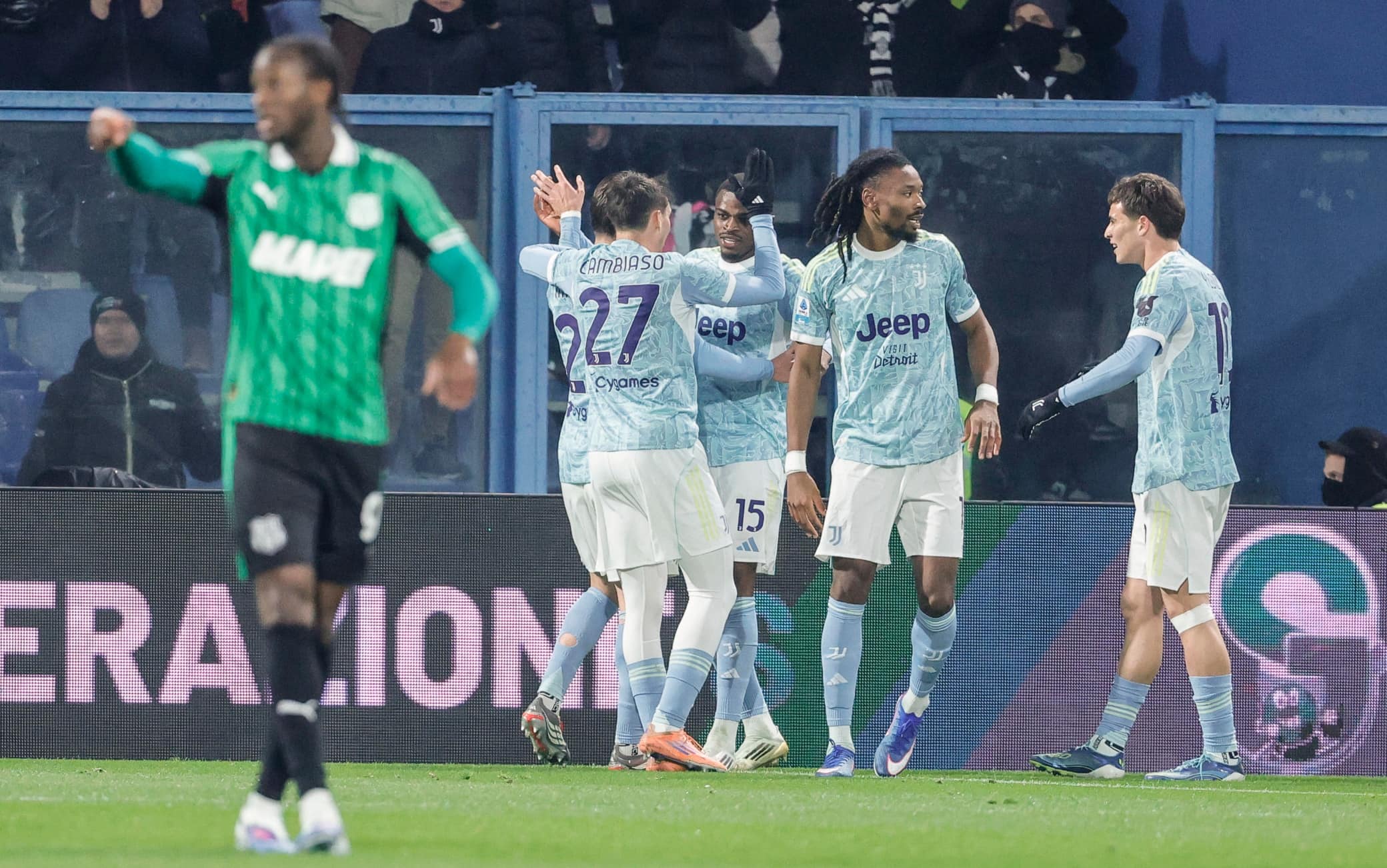 Una bella Juve è avanti 1-0 contro il Sassuolo all'intervallo. Fin qui decide un autogol, quello dell'ex bianconero Muharemovic su cross di Kalulu, ma di occasioni la Juve ne ha avute tante, con un protagonista du tutti: Yildiz. Il 10 bianconero ha ingaggiato una sfida nella sfida con Muric: almeno tre le sue conclusioni pericolose, tutte però sventate.