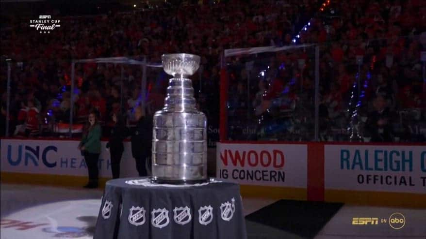 Nhl, Stanley Cup-Gara1: Vegas vince in casa degli Hurricanes