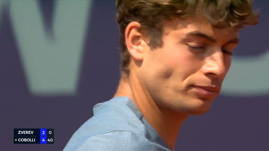 Cobolli regala magie con Zverev: il cross stretto è da urlo