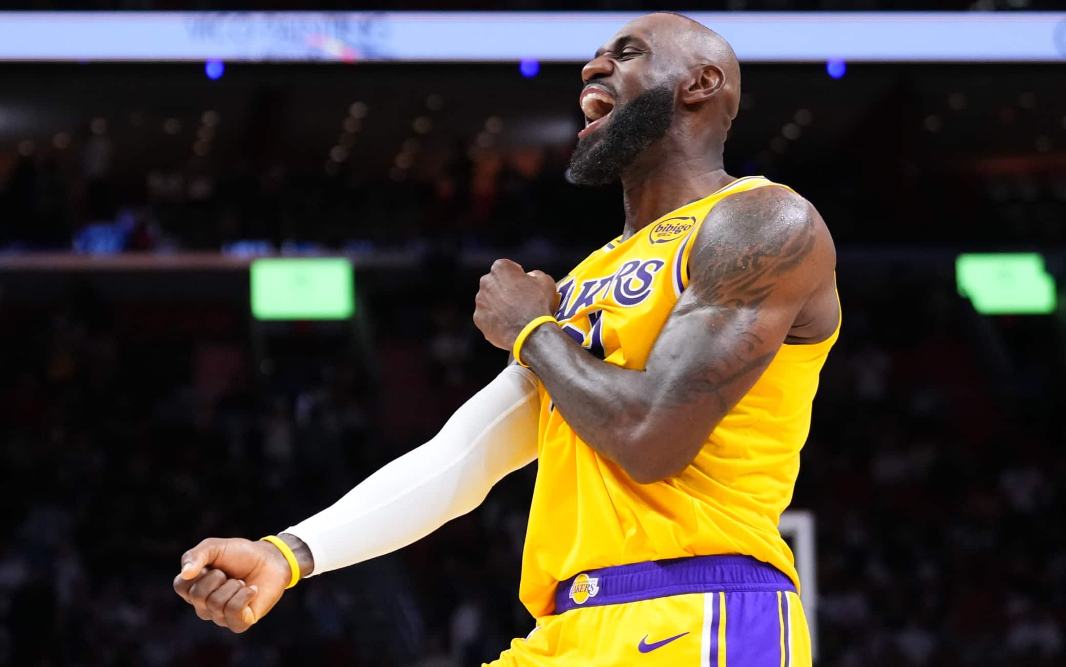 Mercato NBA, LeBron James in trattativa coi Lakers per un nuovo contratto