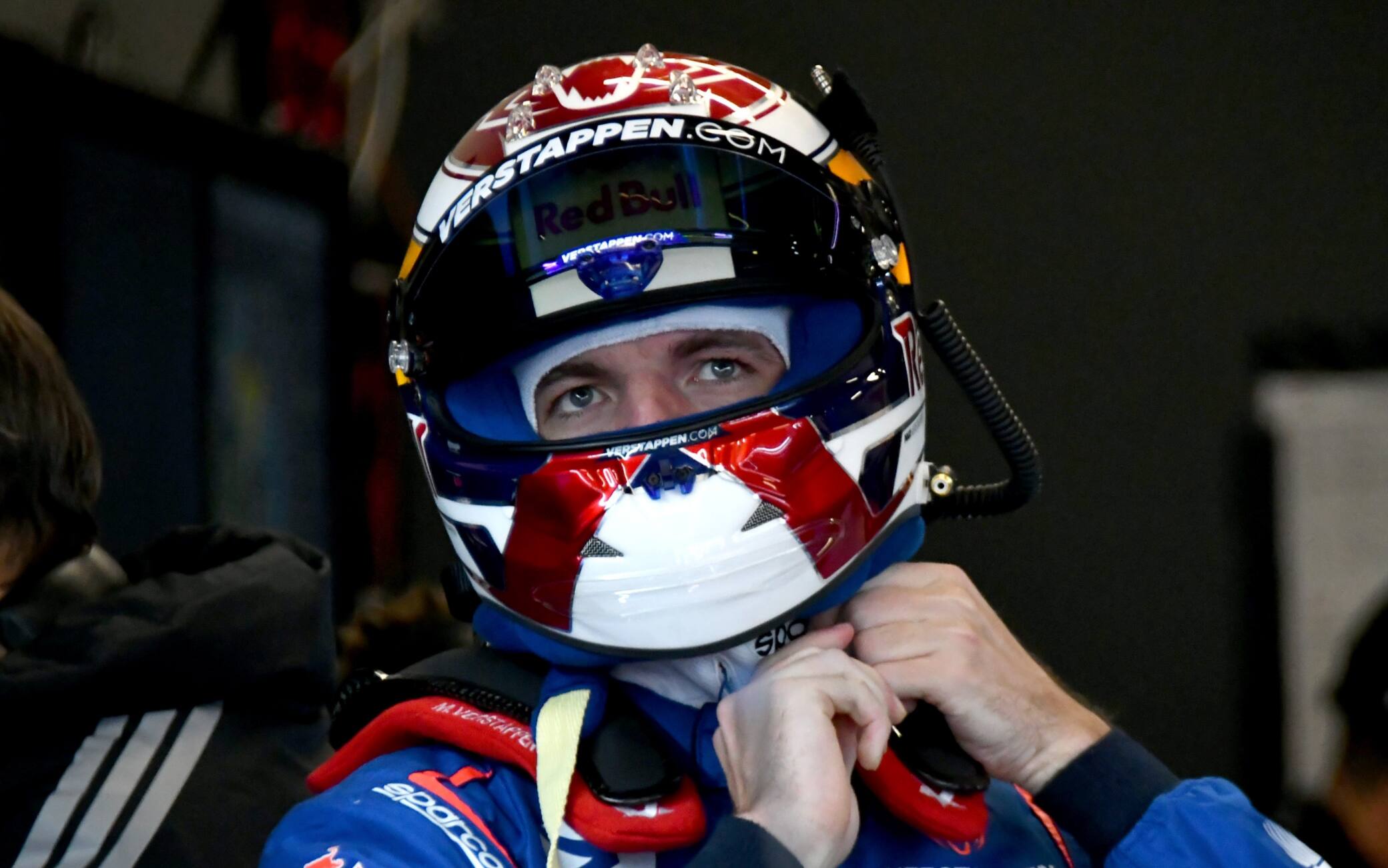 24 Ore Nurburgring, sfuma la vittoria per Verstappen: trionfa la Mercedes di Engel