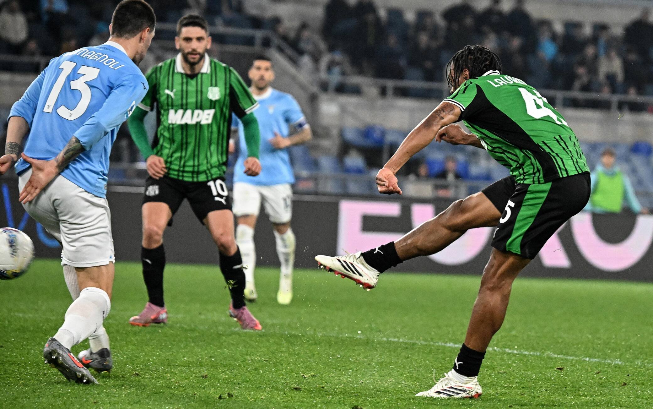 Sassuolo, gol bellissimo di Laurientè contro la Lazio. VIDEO