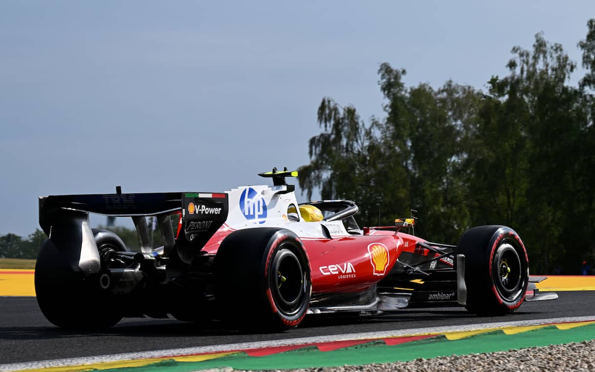 https://sport.sky.it/assets/images/ed250642c2ea6c9d97bf84584a94a6f91e812173/skysport/it/motori/formula-1/video/2026/07/17/f1-gp-belgio-ferrari-gene-commento-video-1112619/ferrari_getty.jpg?im=Resize,width=1218