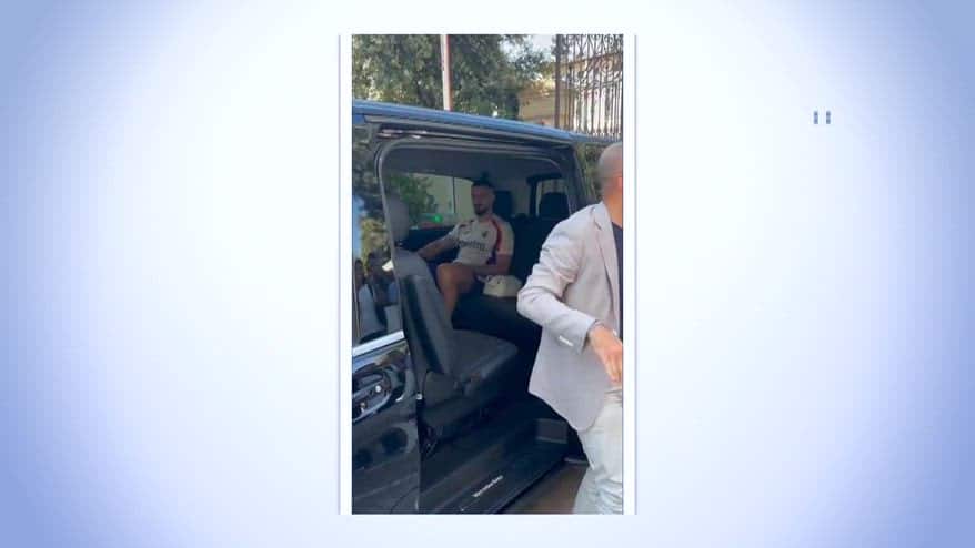 L'arrivo di Dragusin a Firenze per le visite mediche