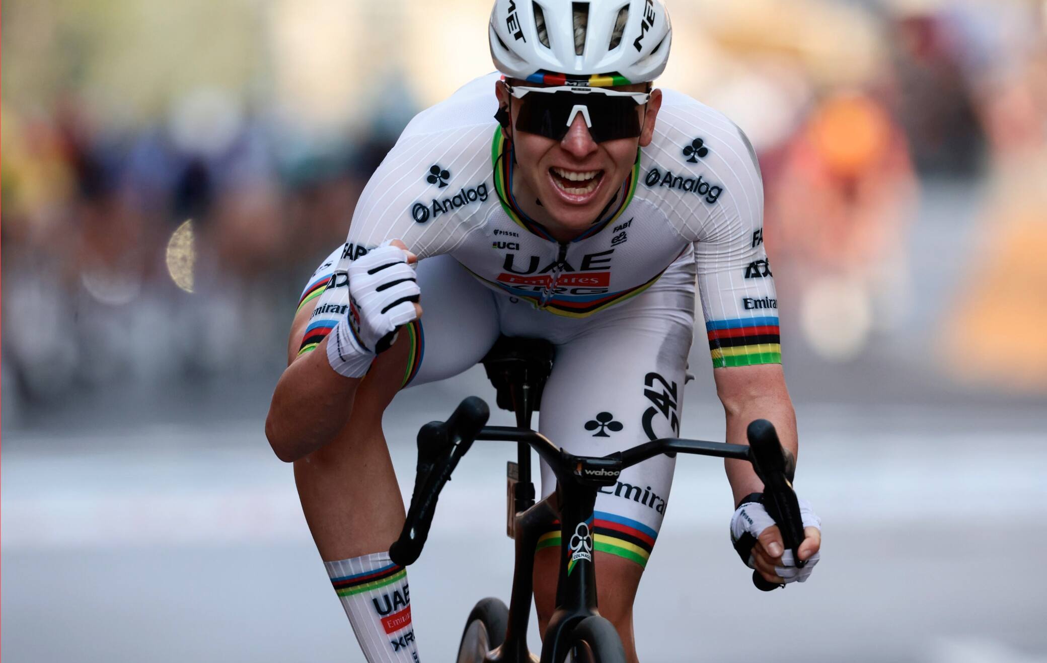 Pogacar, la maglia della Milano-Sanremo venduta per 95mila euro per beneficenza