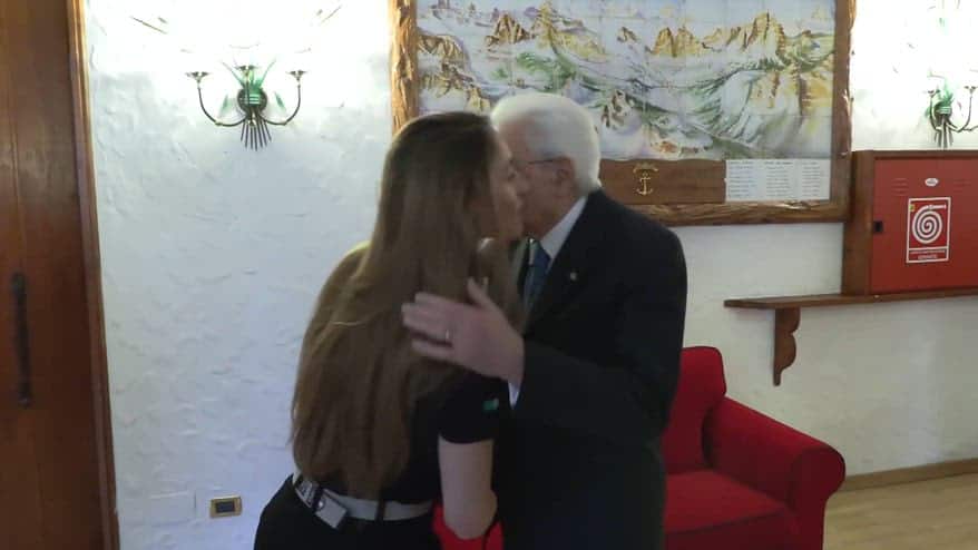 L'incontro tra Sergio Mattarella e Sofia Goggia a Cortina