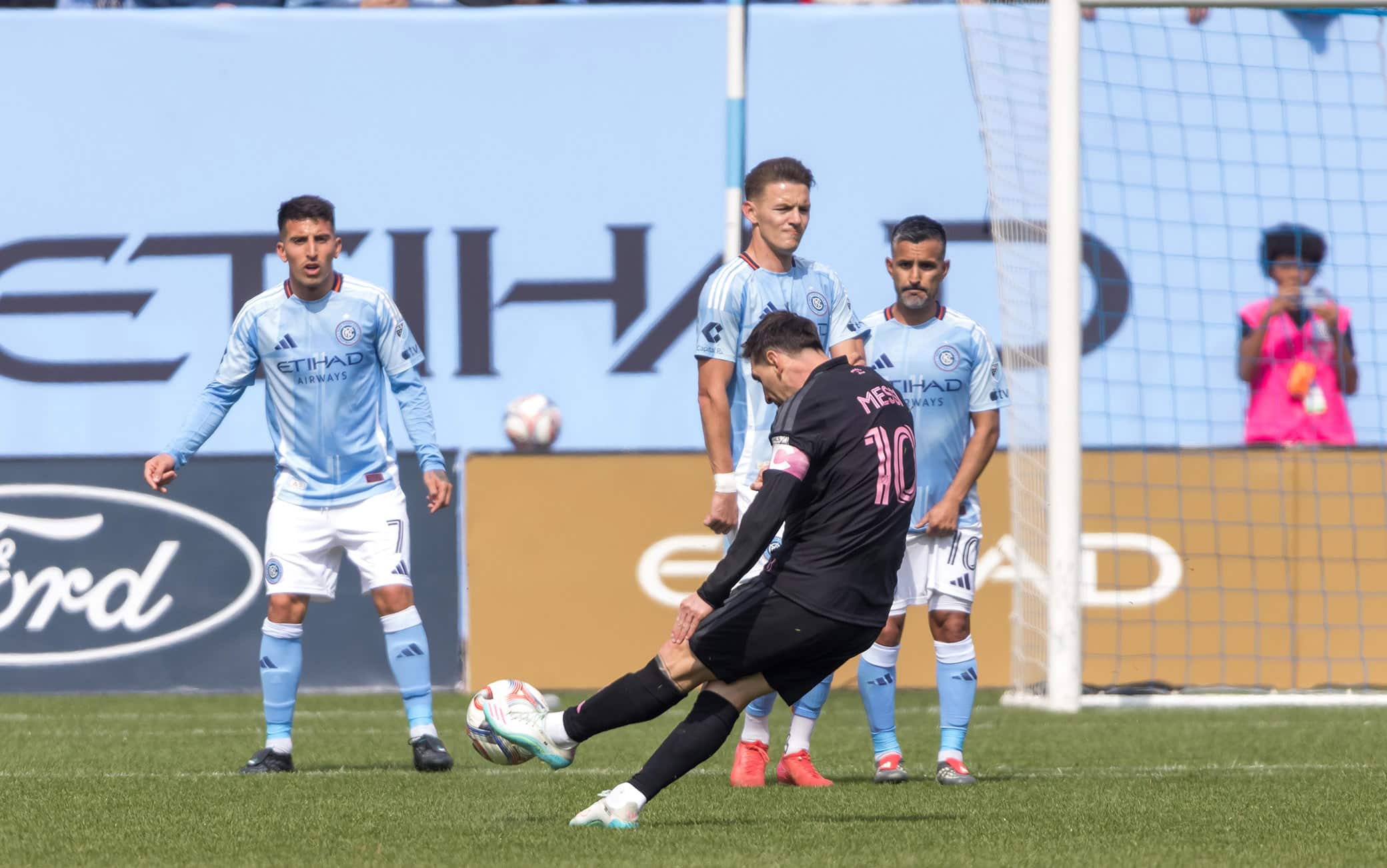 Messi supera Pelé: i giocatori che hanno segnato più gol su punizione all-time. CLASSIFICA