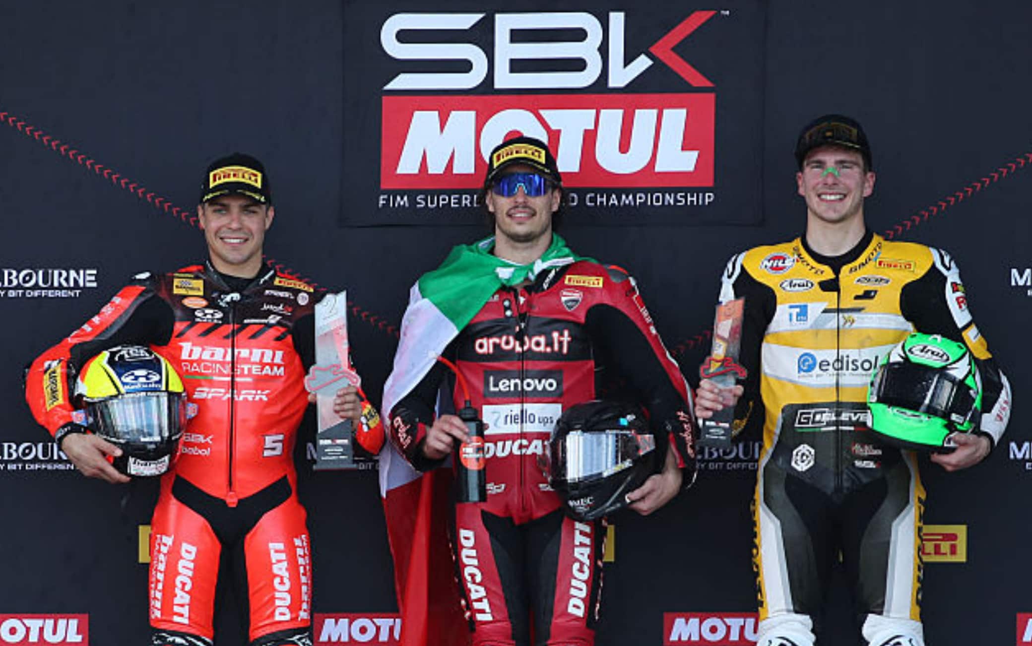 Superbike Phillip Island: gara 1 a Bulega, podio tutto italiano con Montella e Baldassarri