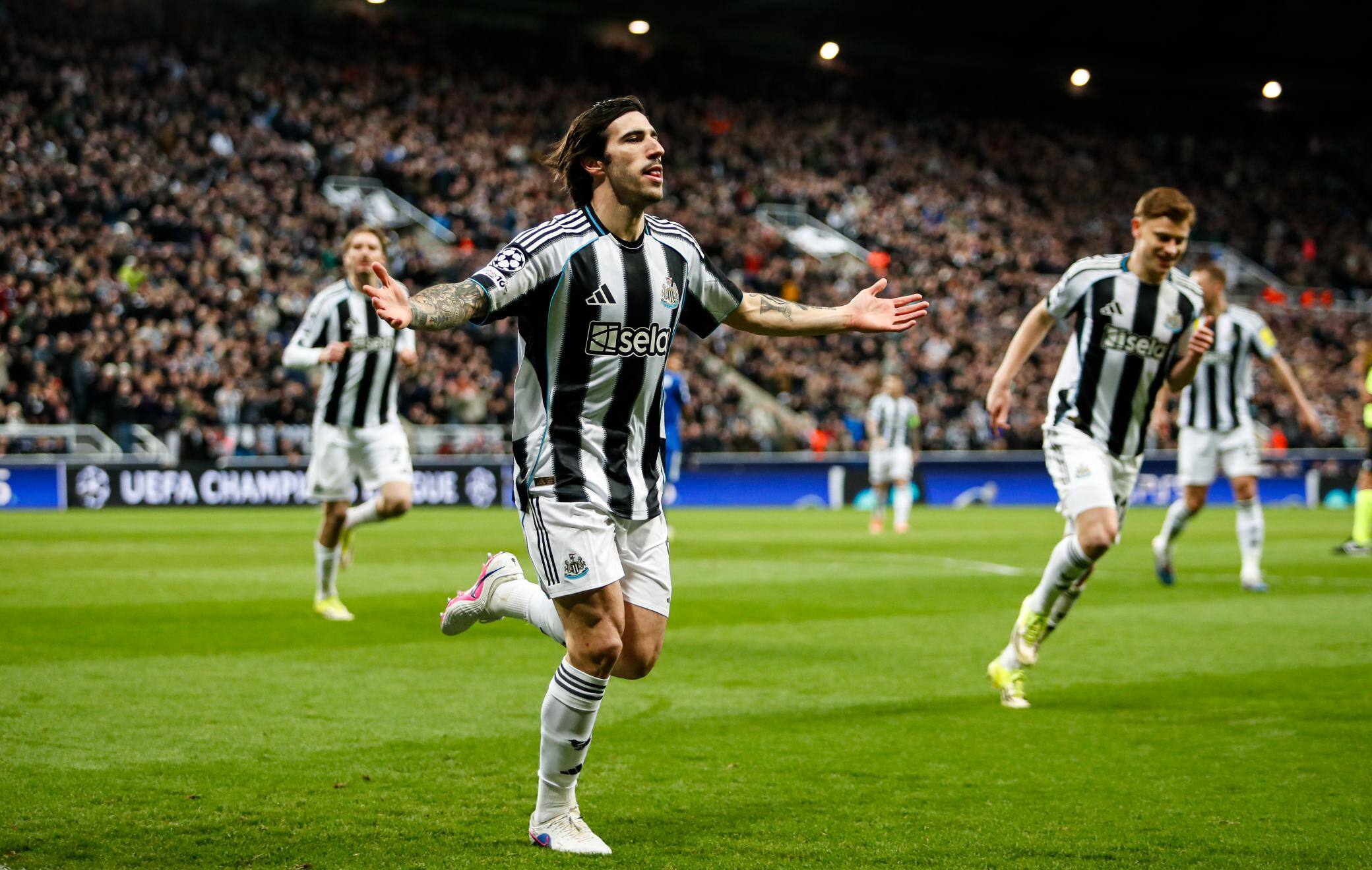 Newcastle-Qarabag 3-2: video, gol e highlights: segna anche Tonali