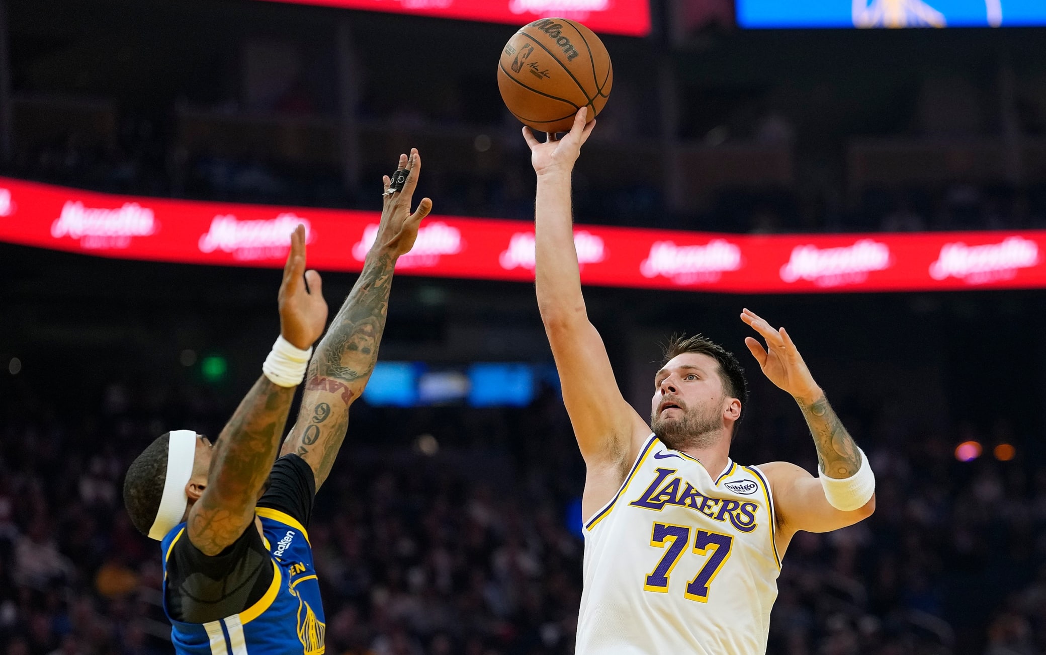 NBA, risultati della notte: i Lakers sbancano Golden State, Houston cade a Miami