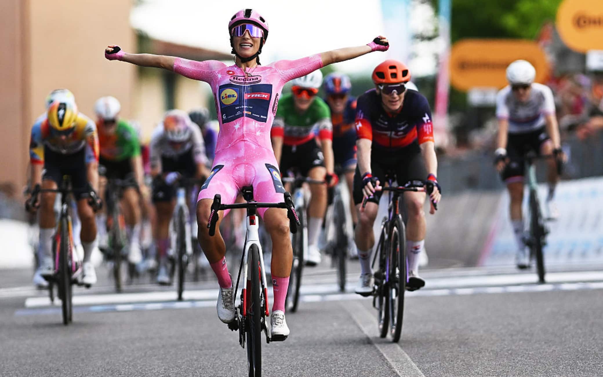 Giro d'Italia Women, Elisa Balsamo vince anche la 3^ tappa e resta in maglia rosa
