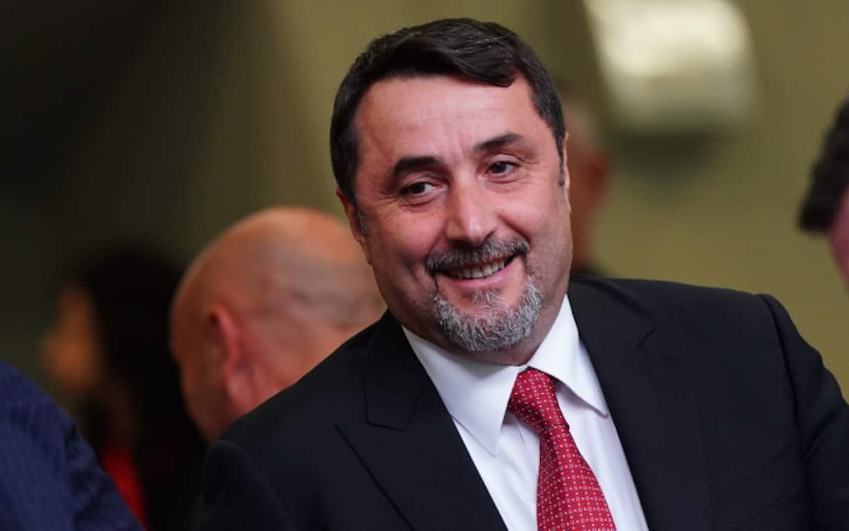 https://sport.sky.it/assets/images/f28755a625e195b89e6e2c2776256d4359eb03f7/skysport/it/calcio/serie-c/2022/01/24/padova-calcio-mirabelli-direttore-sportivo/mirabelli.jpg?im=Resize,width=1218