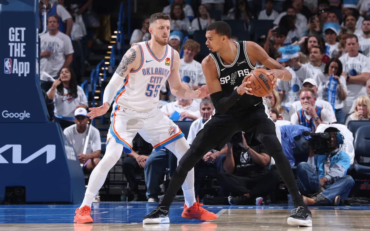 https://sport.sky.it/assets/images/f343dda009dc0ed72465c4f895508993f170ef4d/skysport/it/nba/2026/05/27/nba-risultati-partite-playoff-notte-27-maggio-video/Victor_Wembanyama_Getty_San_Antonio_Spurs.jpg?im=Resize,width=1218
