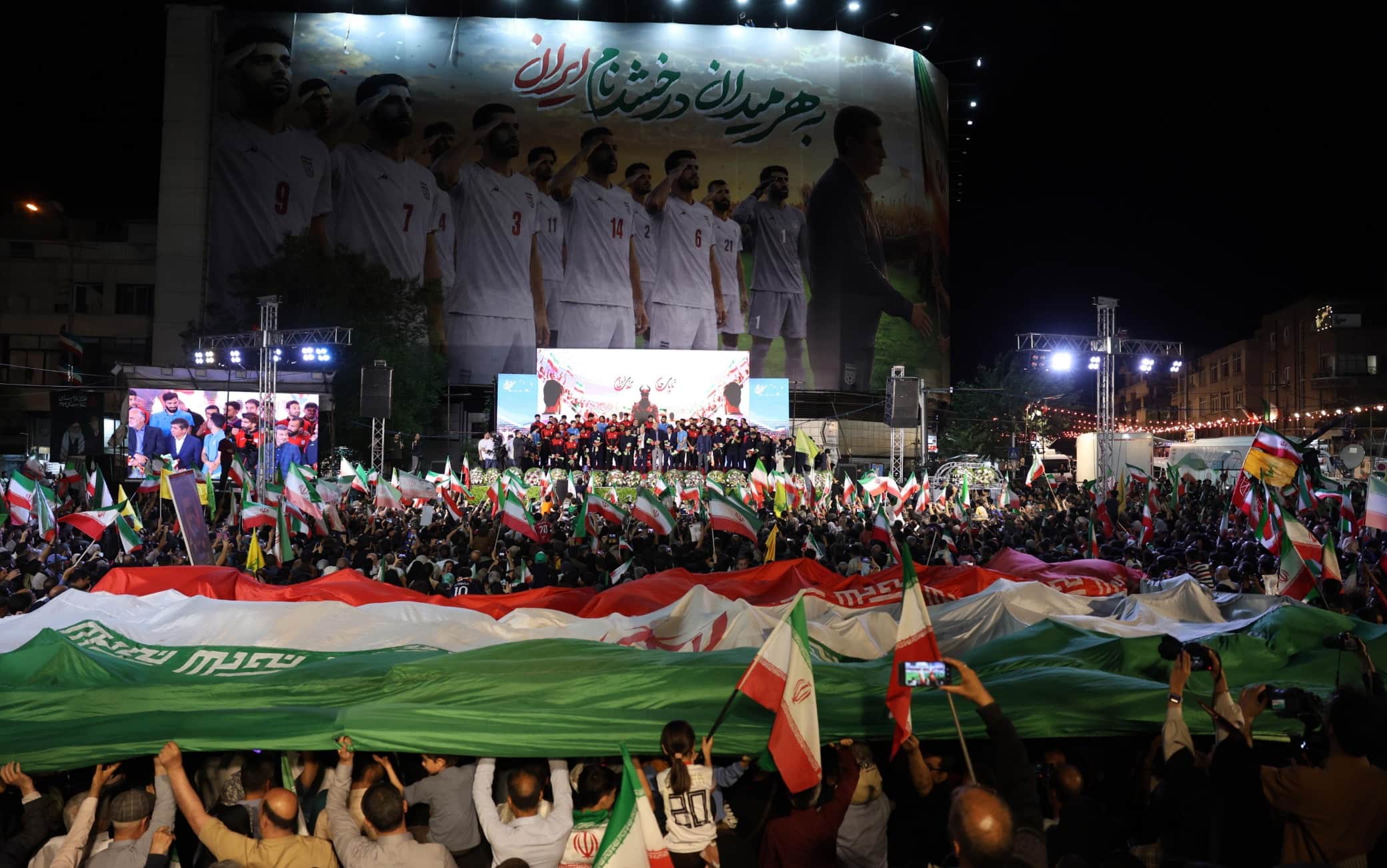 Iran parte per i Mondiali negli Usa: folla e tensione a Teheran. FOTO